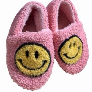 Kids Slippers Size 11-12 Pink Fuzzy Smiley Face Slip-On Cozy